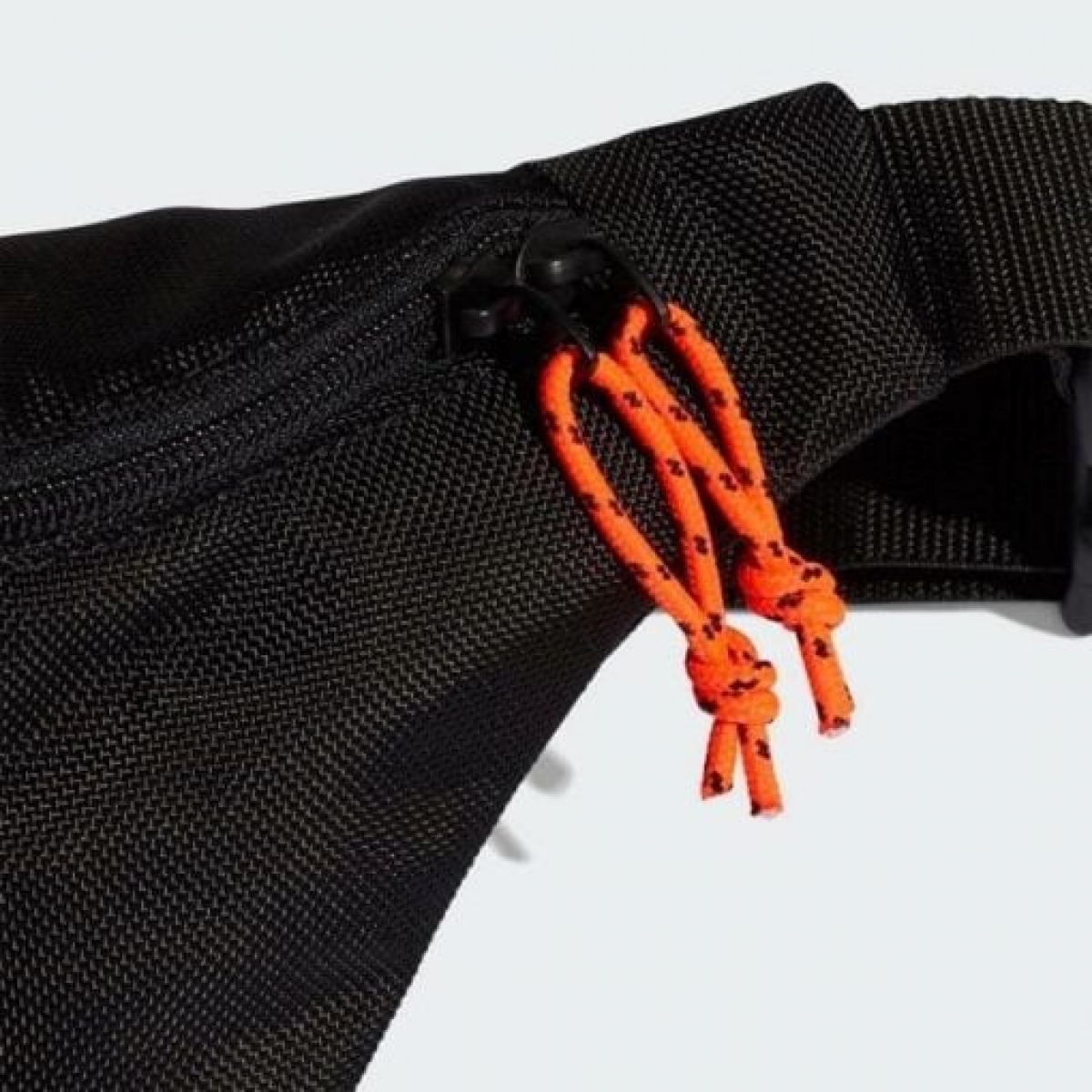Túi bao tử đeo chéo Adidas Atric Bum Bag khóa nhựa